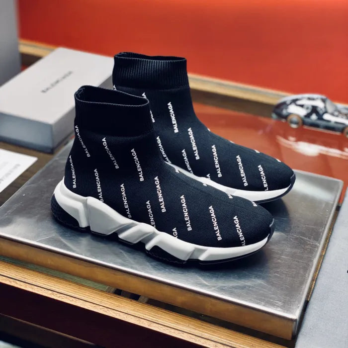 B - SNEAKERS
