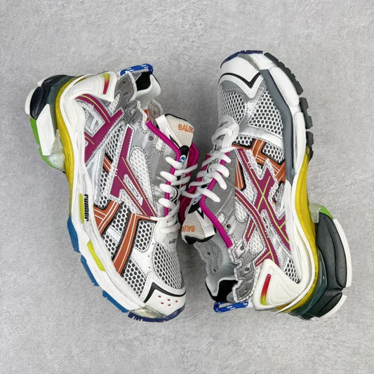 B - SNEAKERS