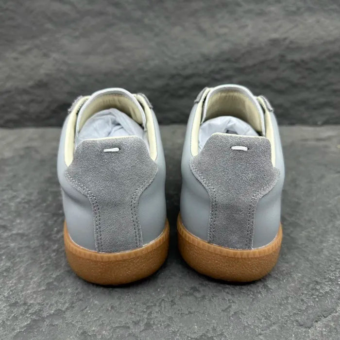 M - SNEAKERS