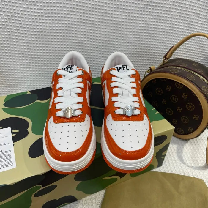 B - SNEAKERS