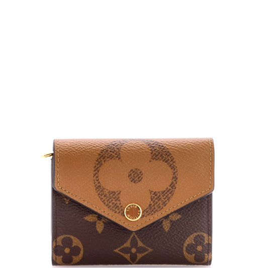 Zoe Wallet Reverse Monogram Giant