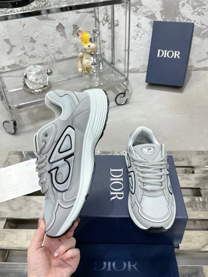 D - SNEAKERS