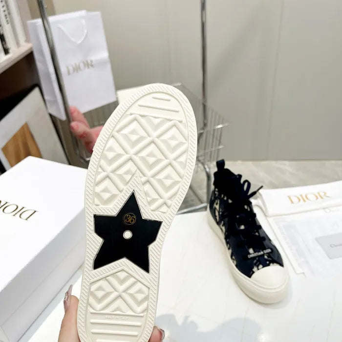 D - SNEAKERS