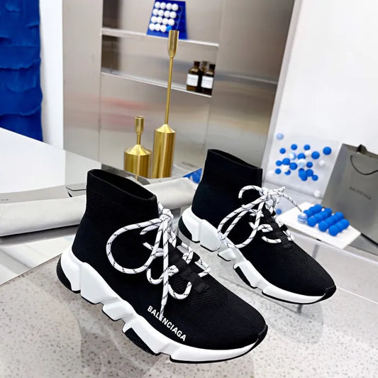 B - SNEAKERS