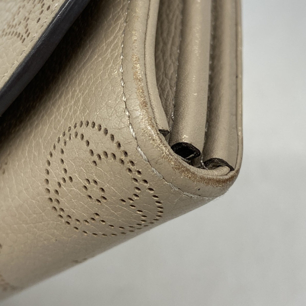 Iris Wallet NM Mahina Leather