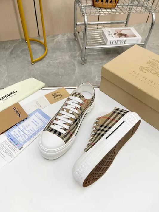 B - SNEAKERS